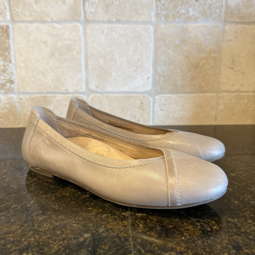 Vionic Caroll Leather Ballet Flats‎ Size 9 Light Gray